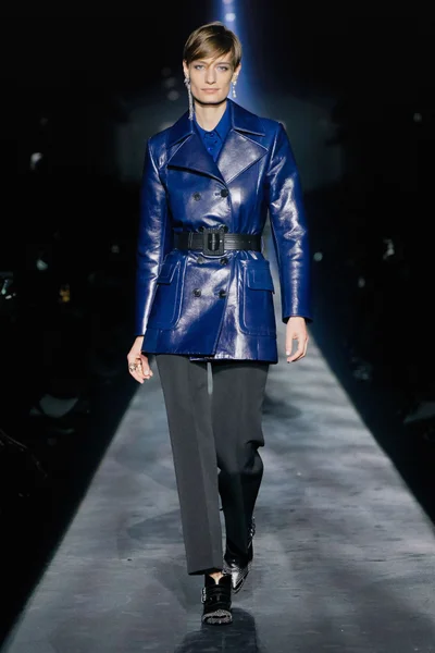 Look 46